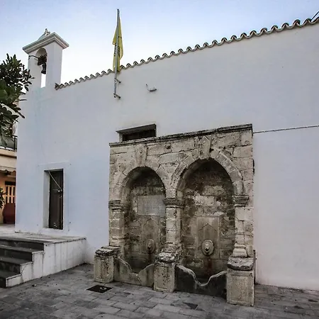 Cretan Traditional Tilisos