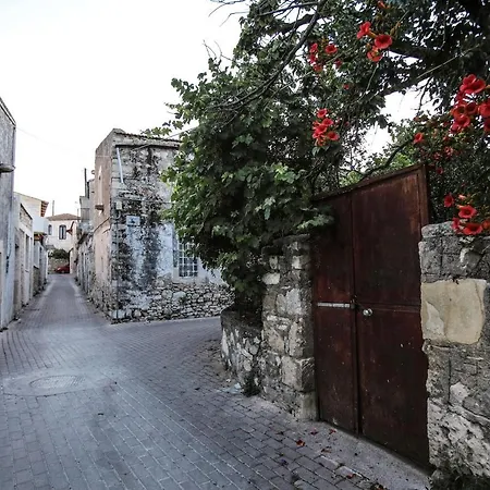 Cretan Traditional * Tilisos
